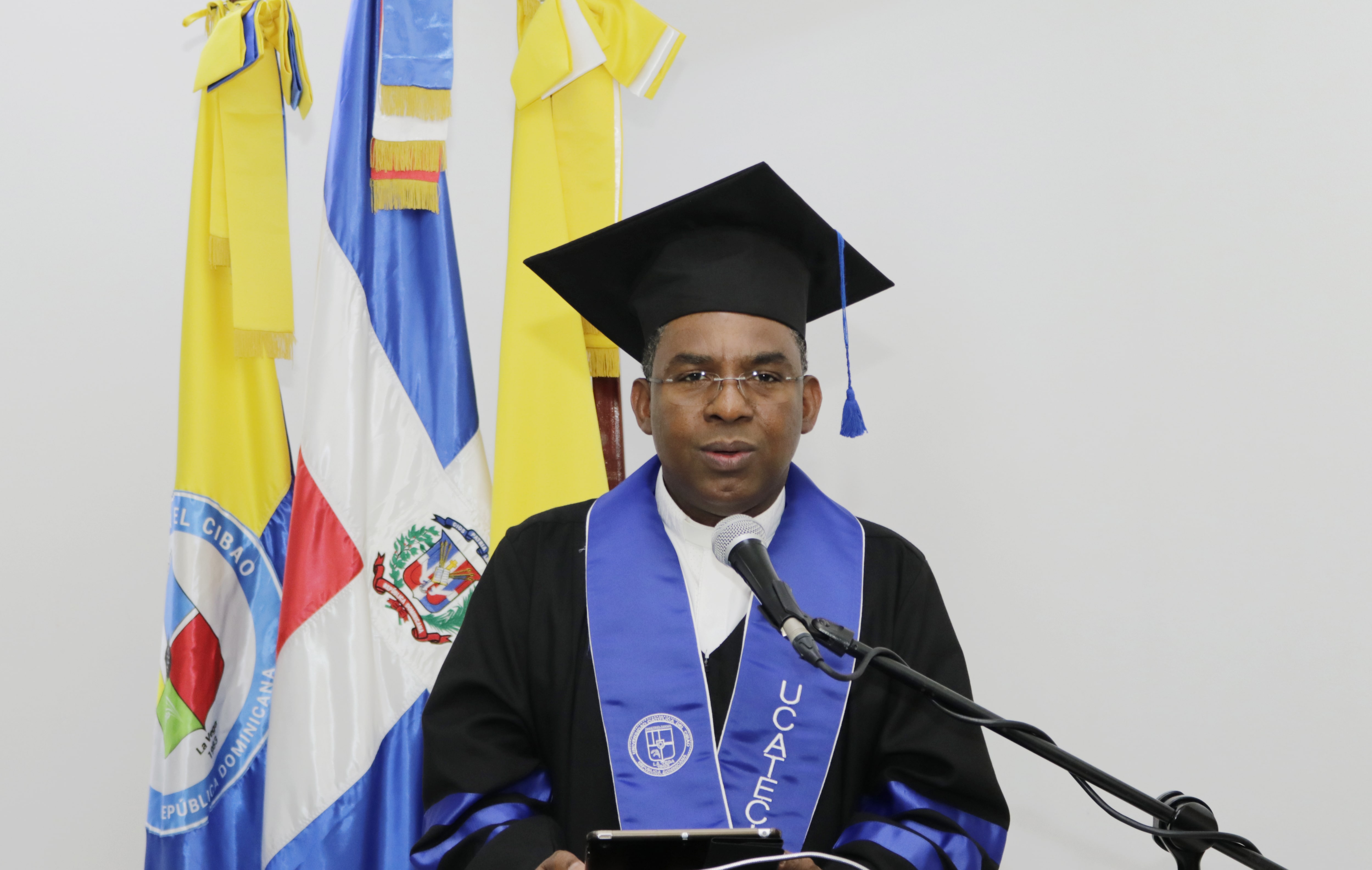 Rvdo. P. Dr. Sergio de la Cruz de los Santos Vicerrector Ejecutivo