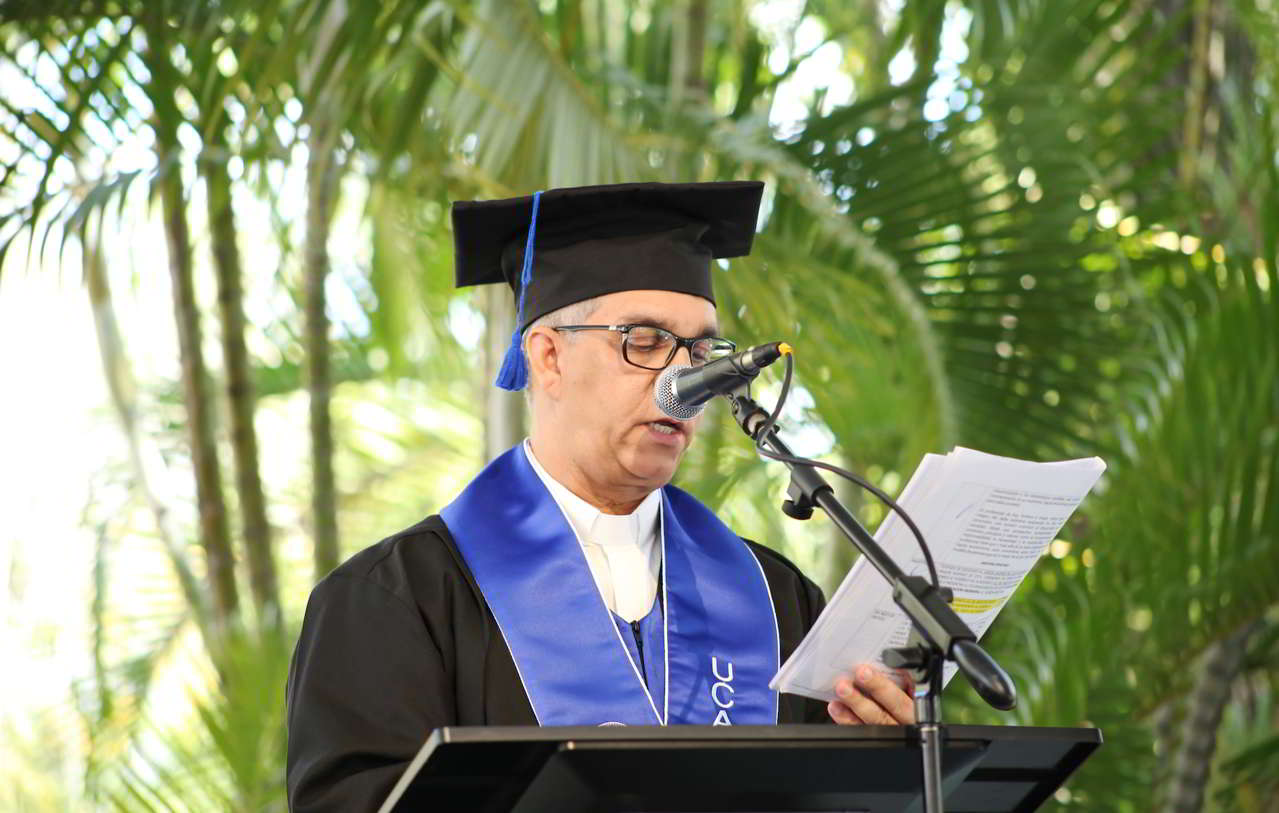 Mons. Héctor R. Rodríguez